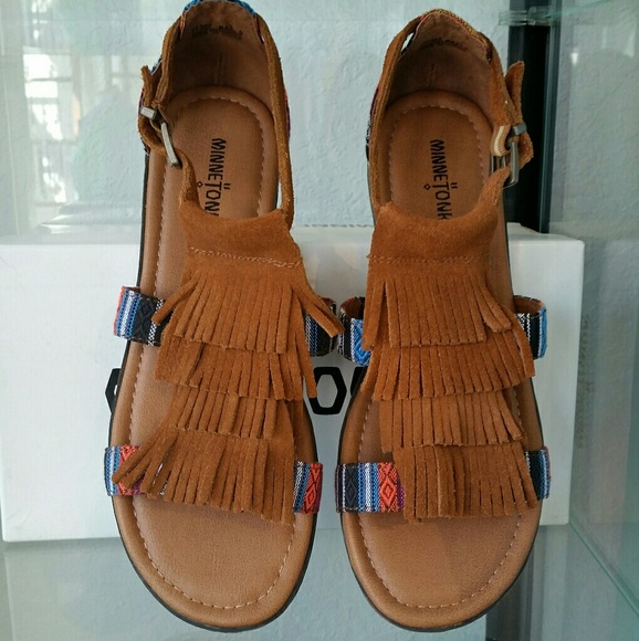 minnetonka maui sandal